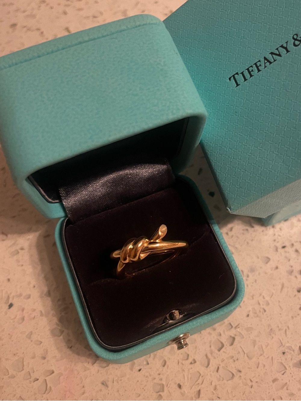 Tiffany & Co.
18K Double Row Ring